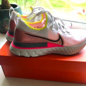 Nike infinity react flyknit